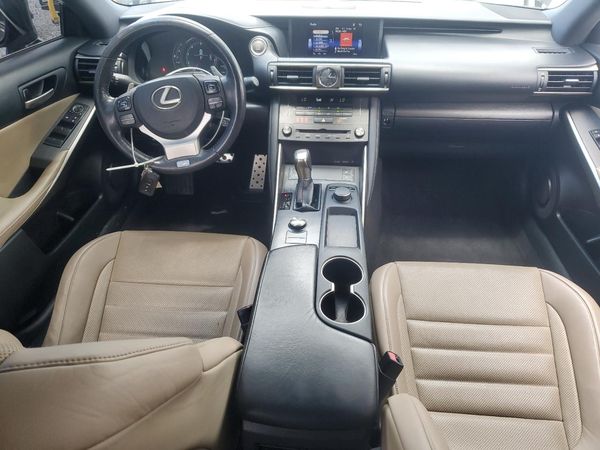 2019 LEXUS IS 300