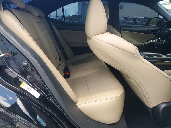 2019 LEXUS IS 300