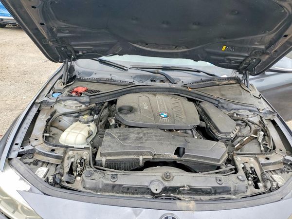 2018 BMW 3 SERIES xDrive — Engine bay