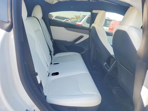 2026 TESLA MODEL Y