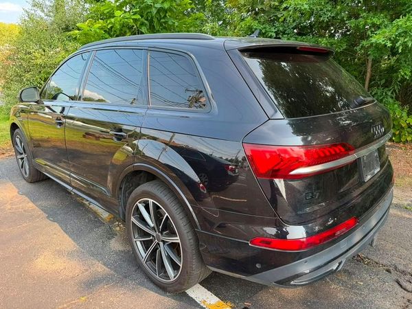 2021 AUDI Q7 quattro Premium Plus