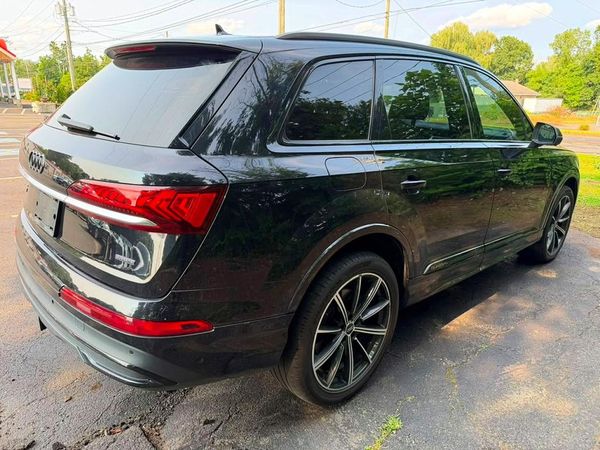 2021 AUDI Q7 quattro Premium Plus