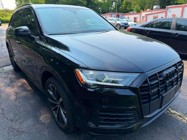 2021 AUDI Q7 quattro Premium Plus