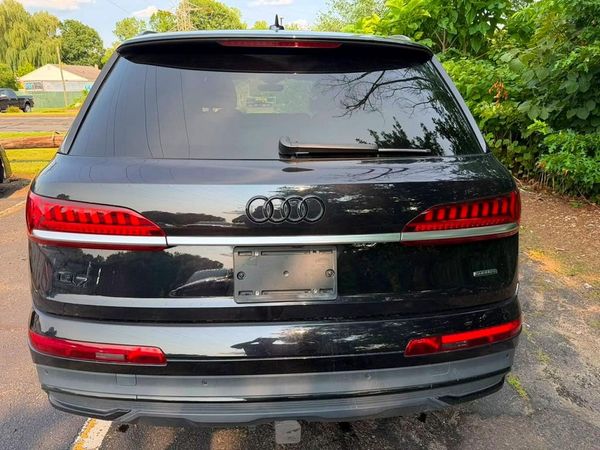 2021 AUDI Q7 quattro Premium Plus