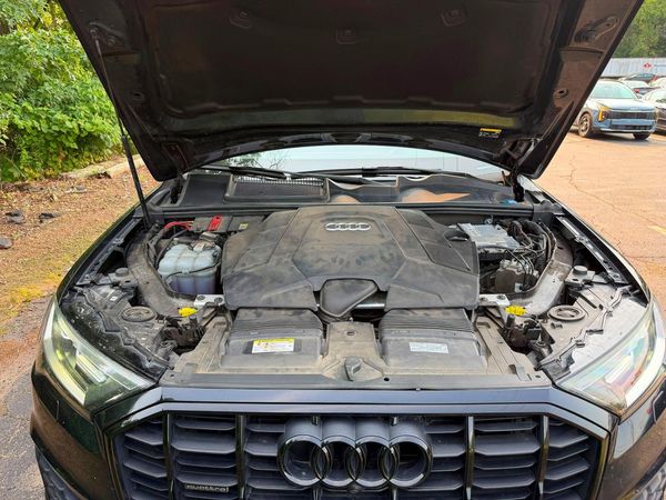 2021 AUDI Q7 quattro Premium Plus