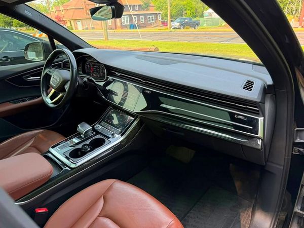 2021 AUDI Q7 quattro Premium Plus