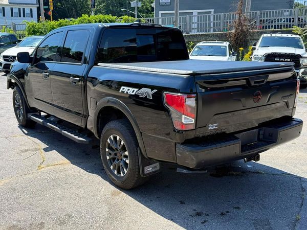 2023 NISSAN TITAN Crew Cab