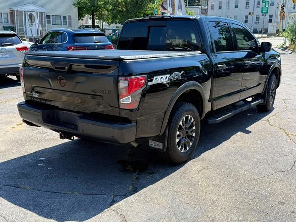 2023 NISSAN TITAN Crew Cab