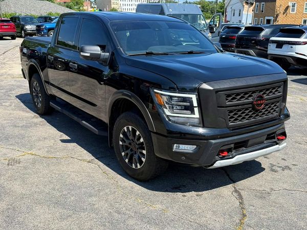2023 NISSAN TITAN Crew Cab