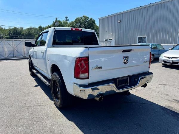2017 RAM 1500 SLT CREW CAB 4X4