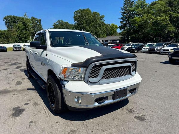 2017 RAM 1500 SLT CREW CAB 4X4