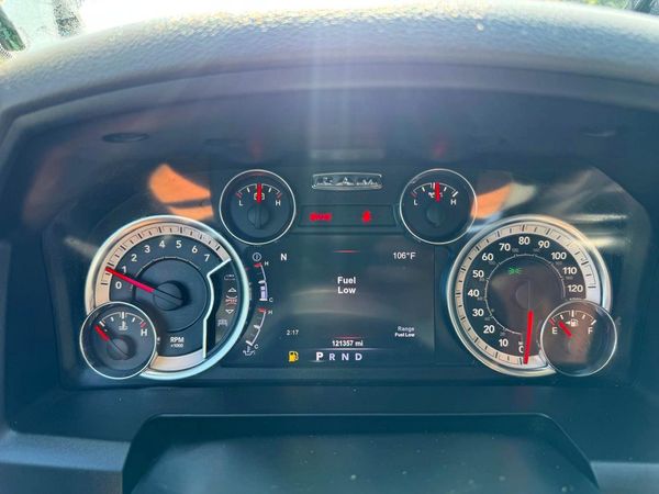 2017 RAM 1500 SLT CREW CAB 4X4