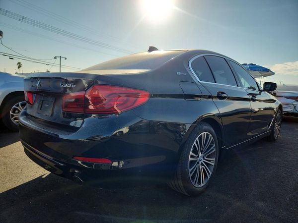 2019 BMW 530E