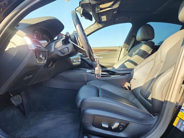 2019 BMW 530E