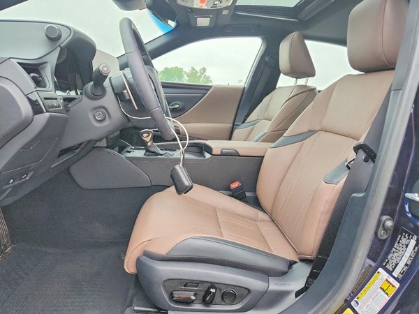 2025 LEXUS ES 300H 300h Luxury