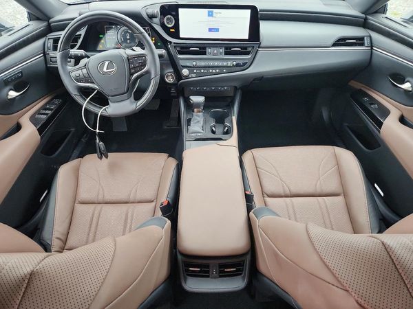 2025 LEXUS ES 300H 300h Luxury