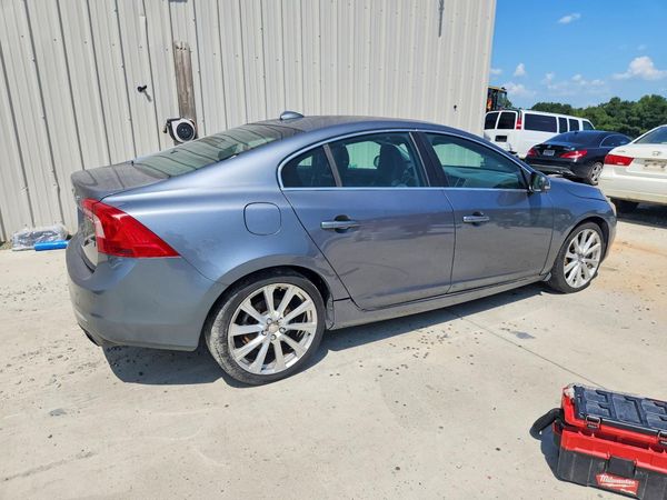 2016 VOLVO S60 SV35 Platinum