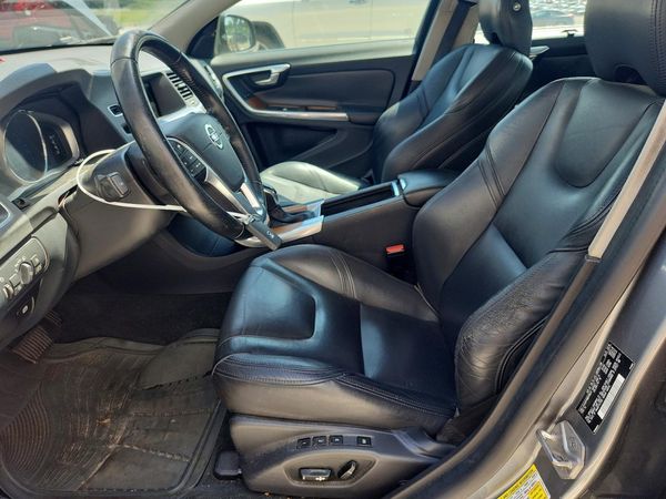 2016 VOLVO S60 SV35 Platinum