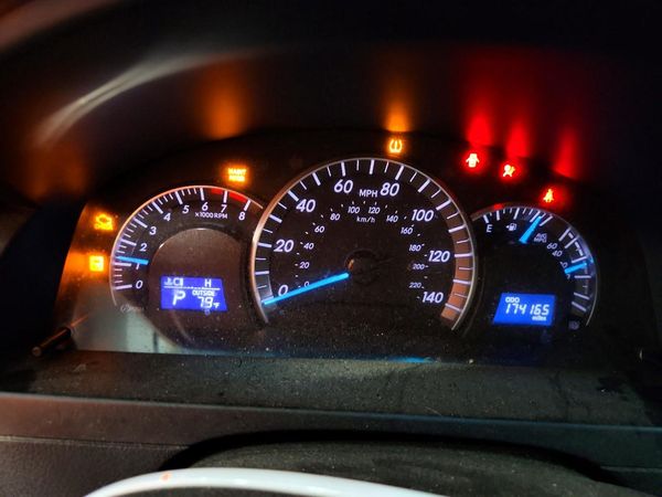 2014 TOYOTA CAMRY