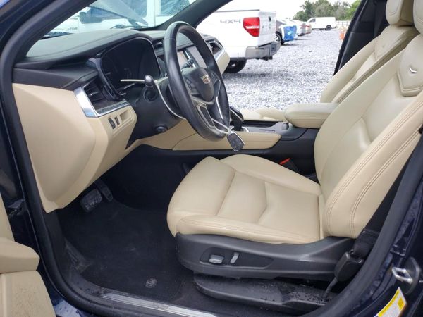 2017 CADILLAC XT5 Base