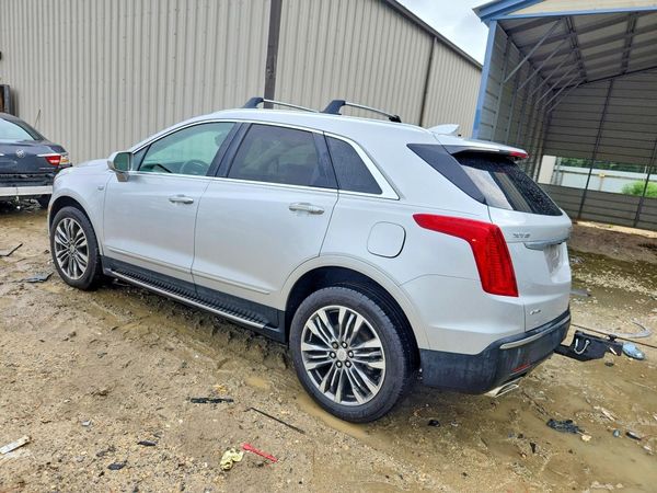 2017 CADILLAC XT5