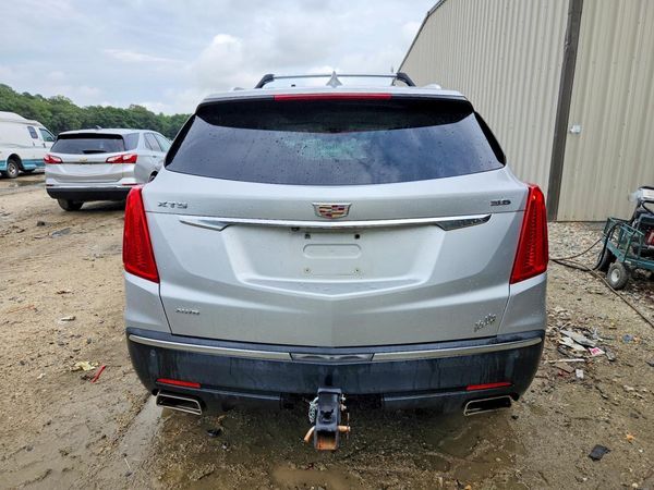 2017 CADILLAC XT5