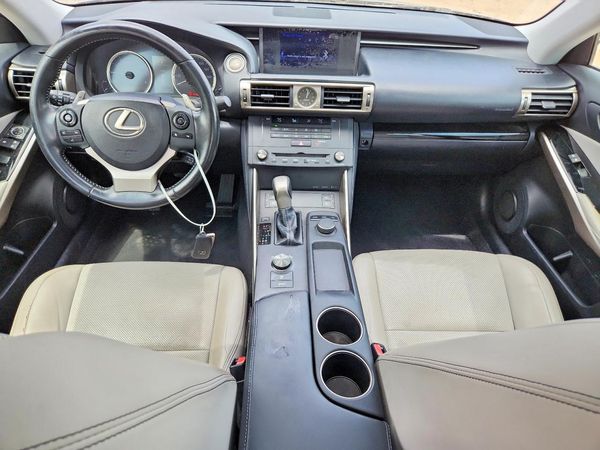 2015 LEXUS IS 250