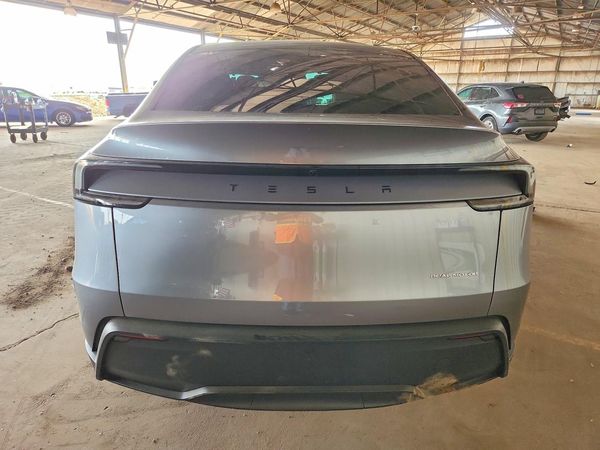 2026 TESLA MODEL Y