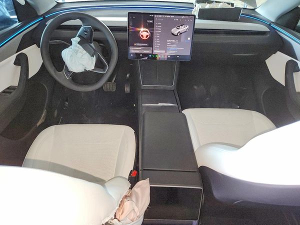 2026 TESLA MODEL Y