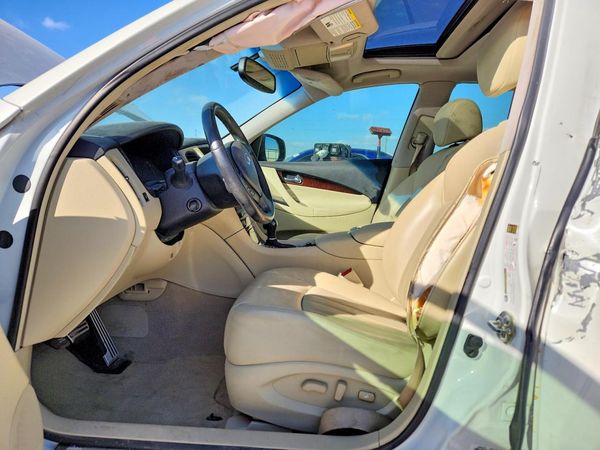 2017 INFINITI QX50 — DENT