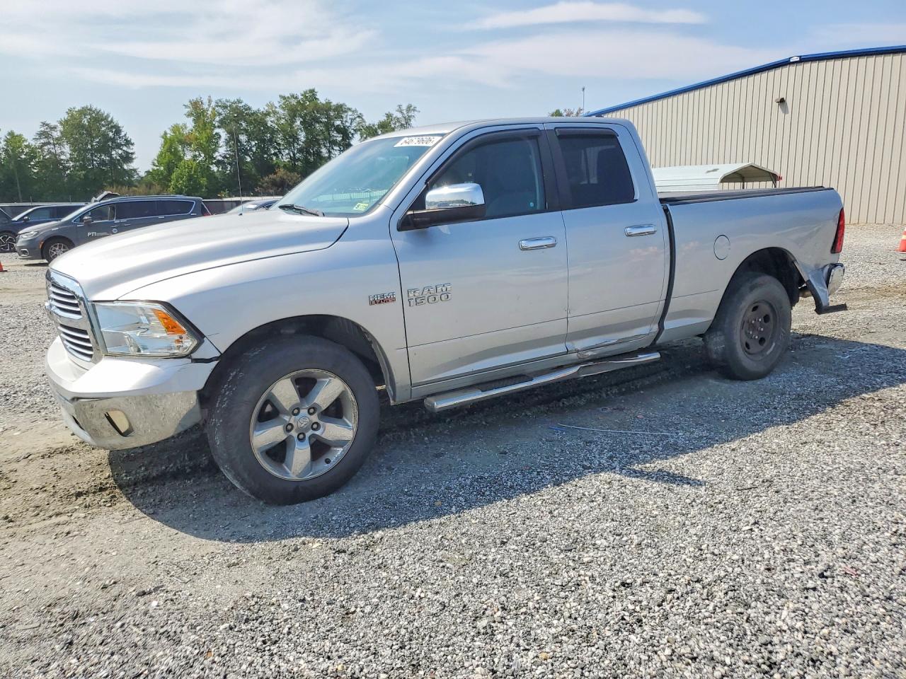 2015 RAM 1500 SLT QUAD CAB 4X4