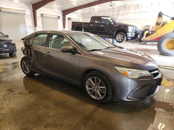 2016 TOYOTA CAMRY
