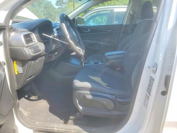 2016 KIA SORENTO L / LX