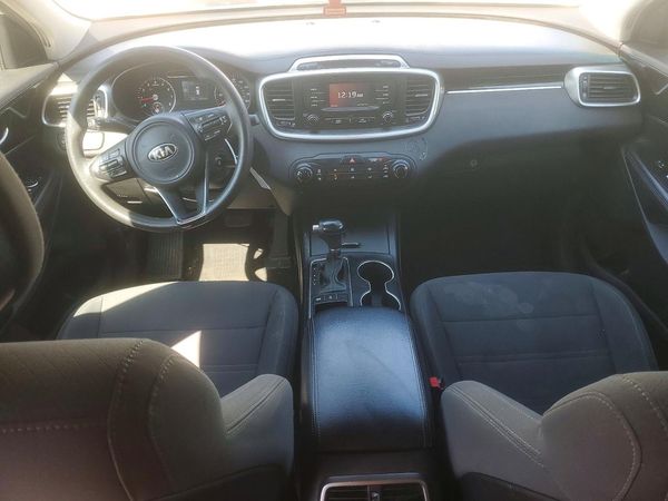 2016 KIA SORENTO L / LX