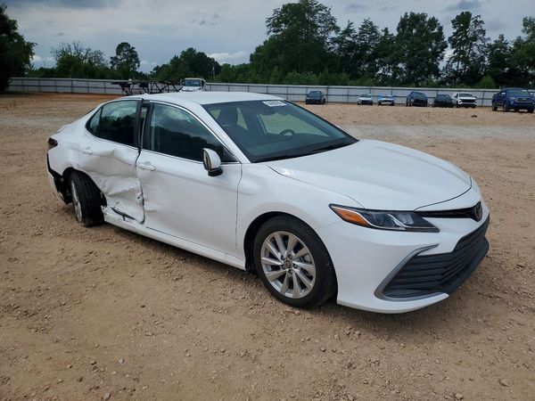 2024 TOYOTA CAMRY LE — Passenger 3/4