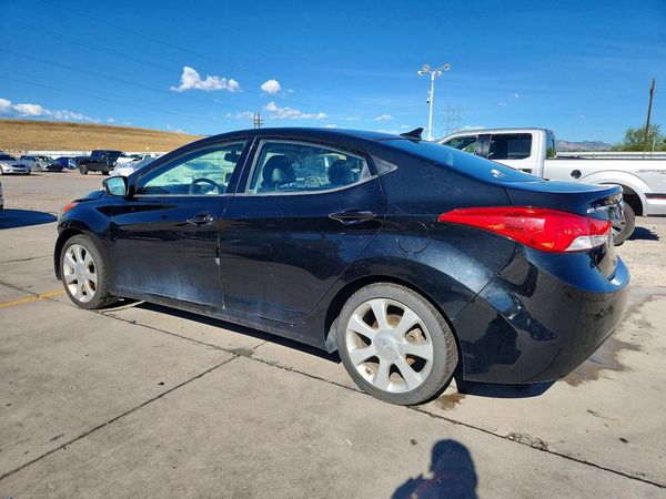 2013 HYUNDAI ELANTRA