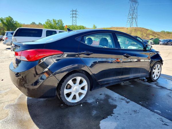 2013 HYUNDAI ELANTRA