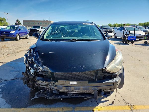 2013 HYUNDAI ELANTRA
