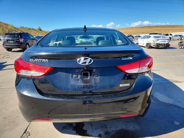 2013 HYUNDAI ELANTRA