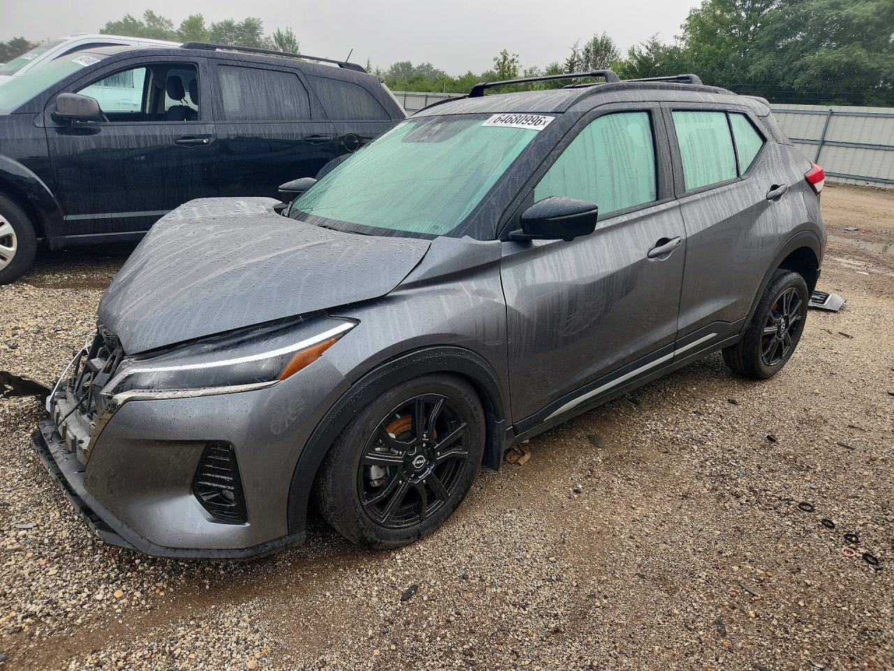 2024 NISSAN KICKS