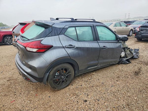 2024 NISSAN KICKS