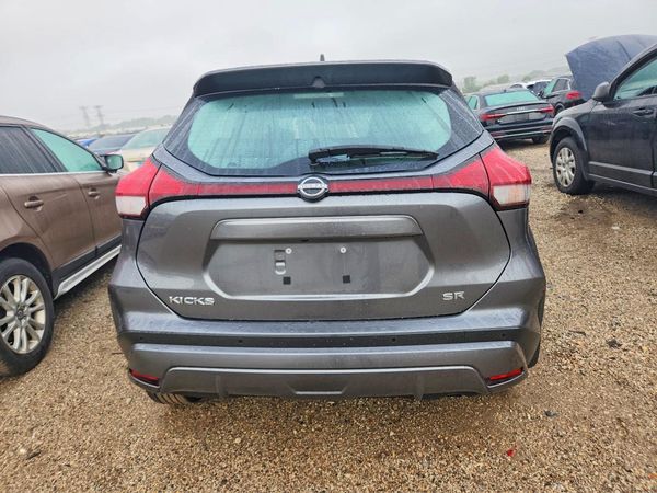 2024 NISSAN KICKS