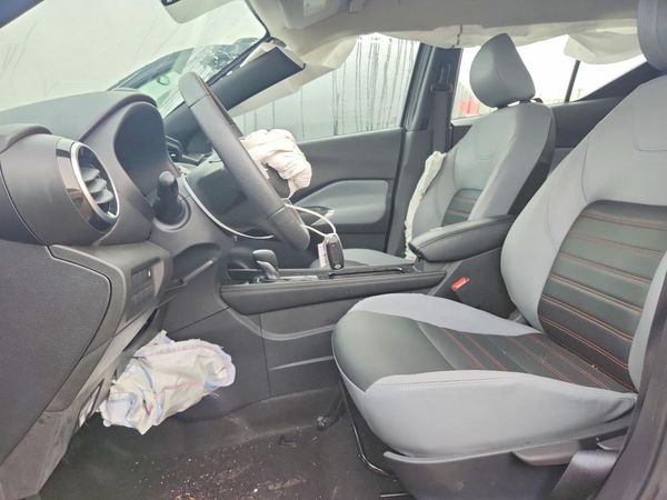 2024 NISSAN KICKS