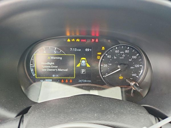 2024 NISSAN KICKS