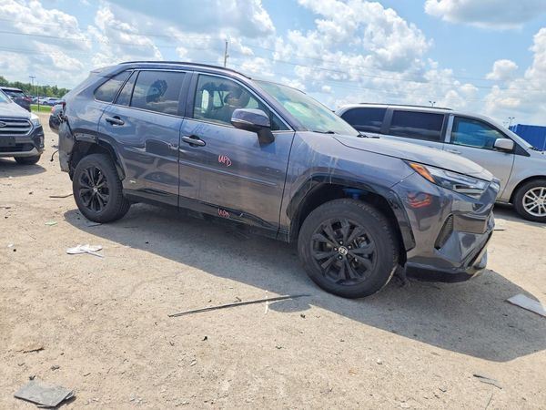 2022 TOYOTA RAV4 SE
