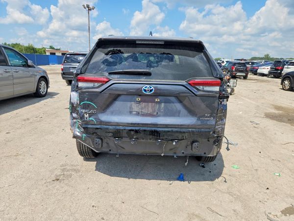2022 TOYOTA RAV4 SE