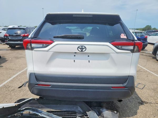 2024 TOYOTA RAV4 LE