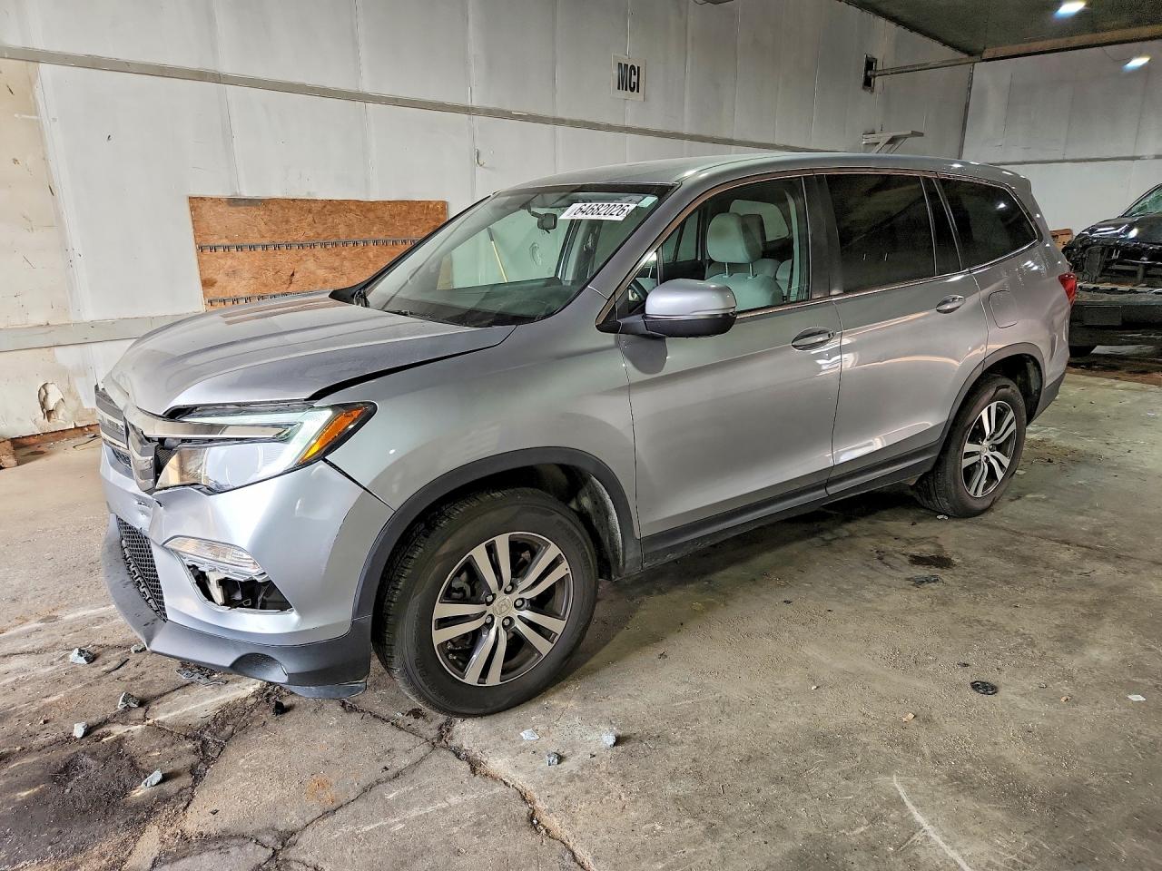 2016 HONDA PILOT EX — Front 3/4
