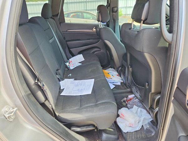 2017 JEEP GRAND CHEROKEE LAREDO 4X2