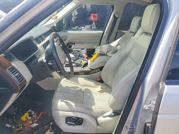 2013 LAND ROVER RANGEROVER HSE — DENT